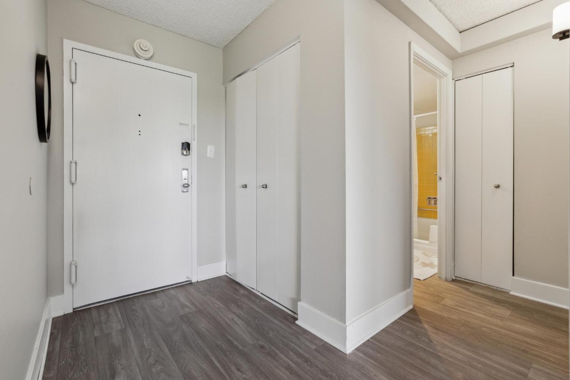 Legacy At Imperial Village 704 I 1 Bed 1 Bath Apartment *